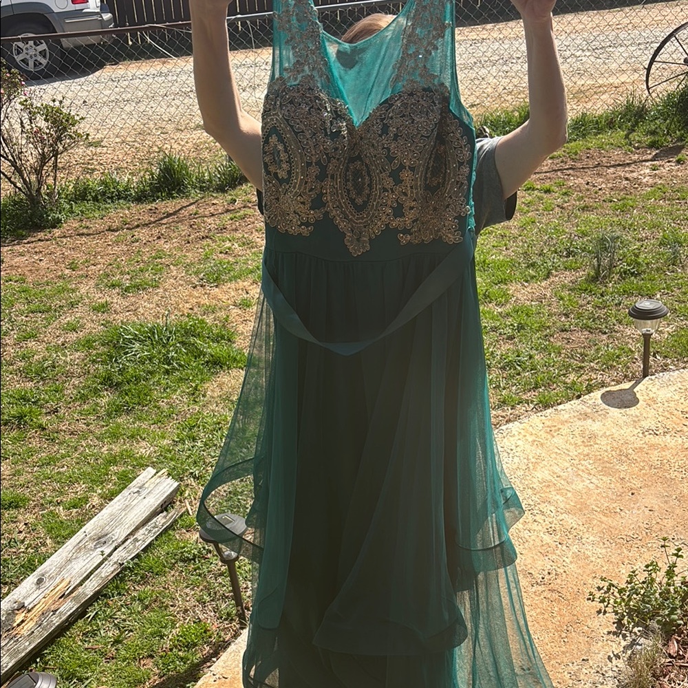 Elegant Green Sleeveless Dress
